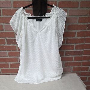 Daizy White Sleeveless Blouse